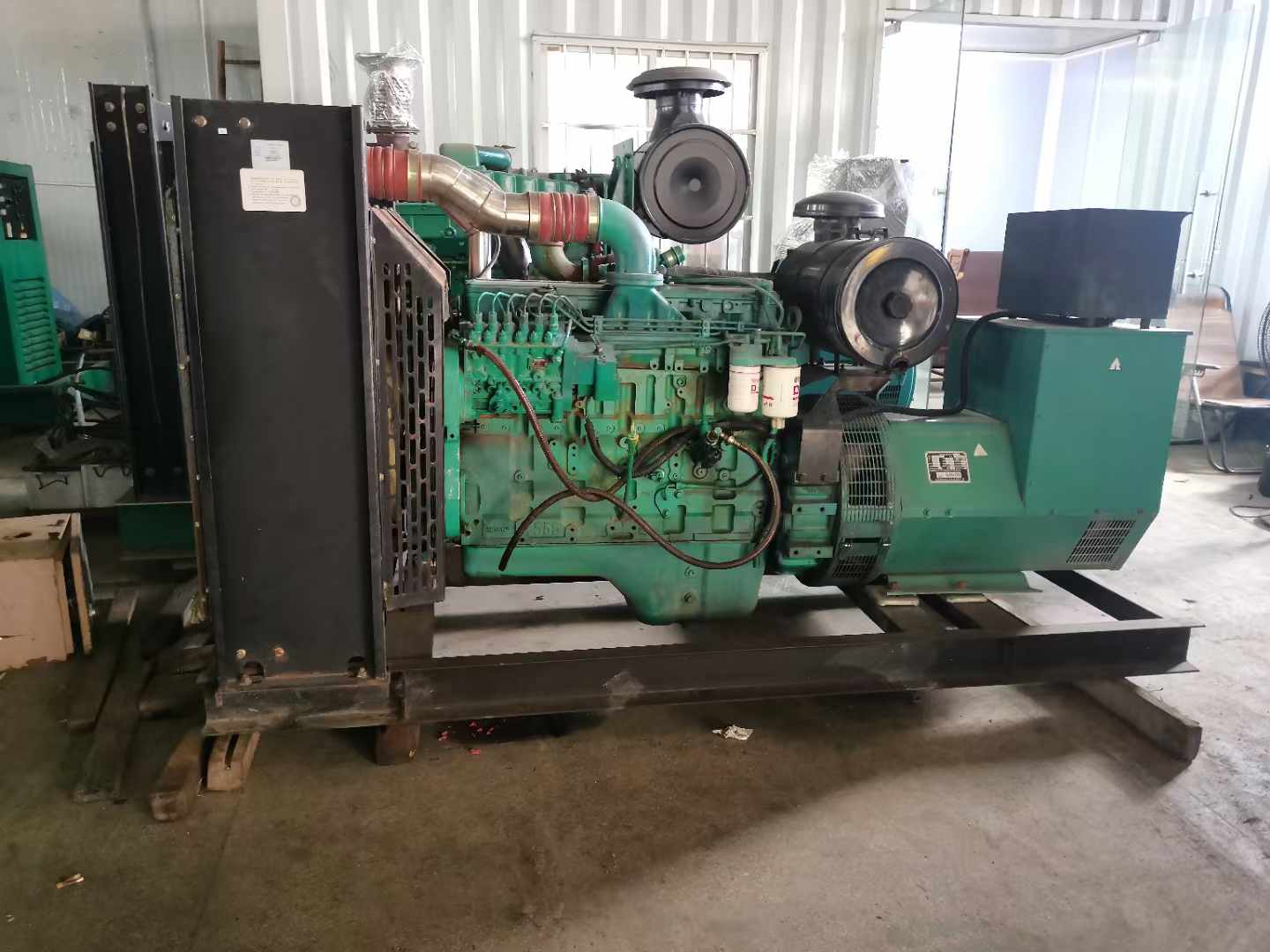 龙里发电机租赁如何确定电缆的承载电流是否在安全范围内？