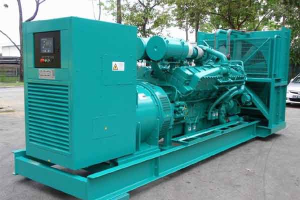 龙里柴油发电机组电压不稳定怎样维修？