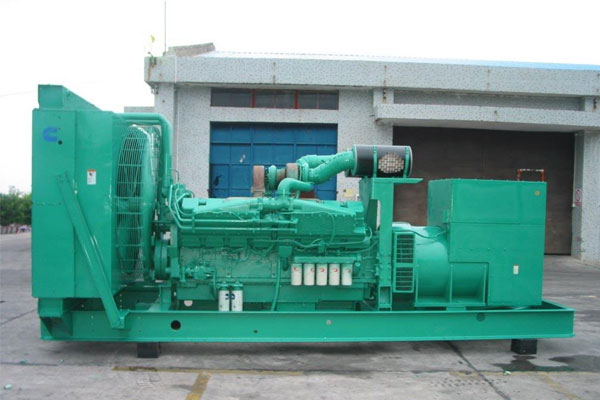 龙里工厂发电机应急发电时如何更准确地检查发电机状态？