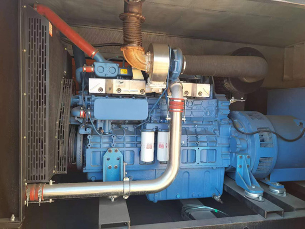 龙里燃油消耗率与进气温度的具体关系是什么？