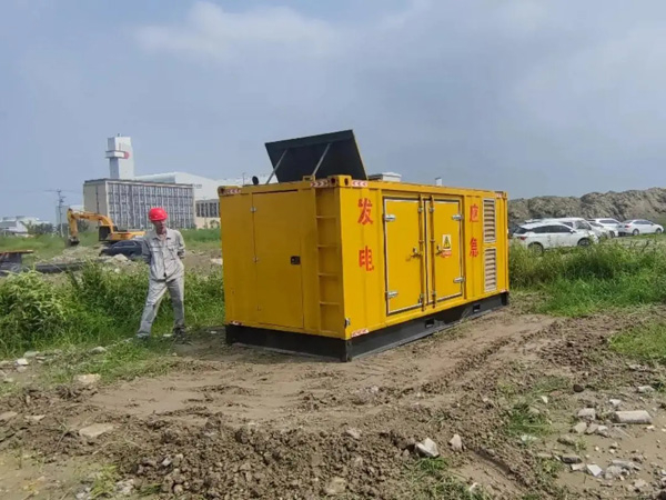 龙里200KW柴油发电机机组每小时的油耗量受哪些因素影响？