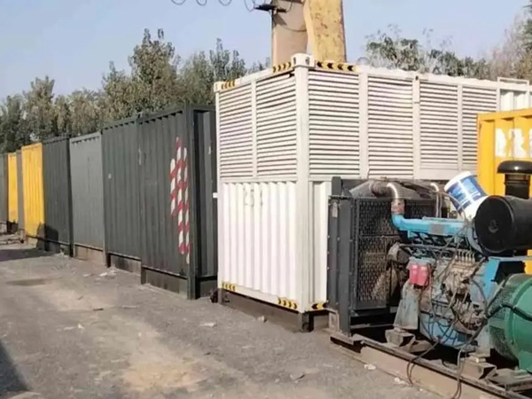 龙里200KW柴油发电机机组每小时油耗是多少？