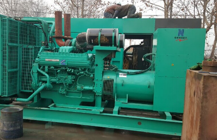 龙里发电机组如何判断水冷式机油散热器内部是否需要清洗？